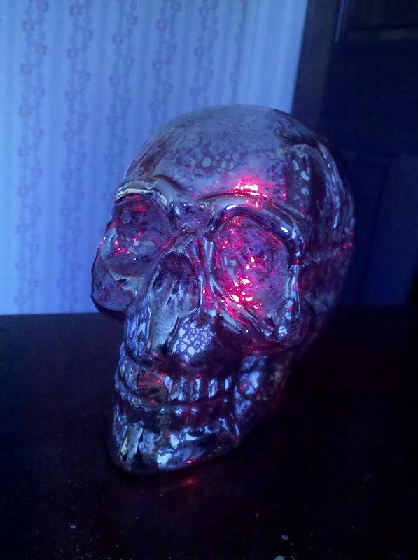 skull light red.JPG